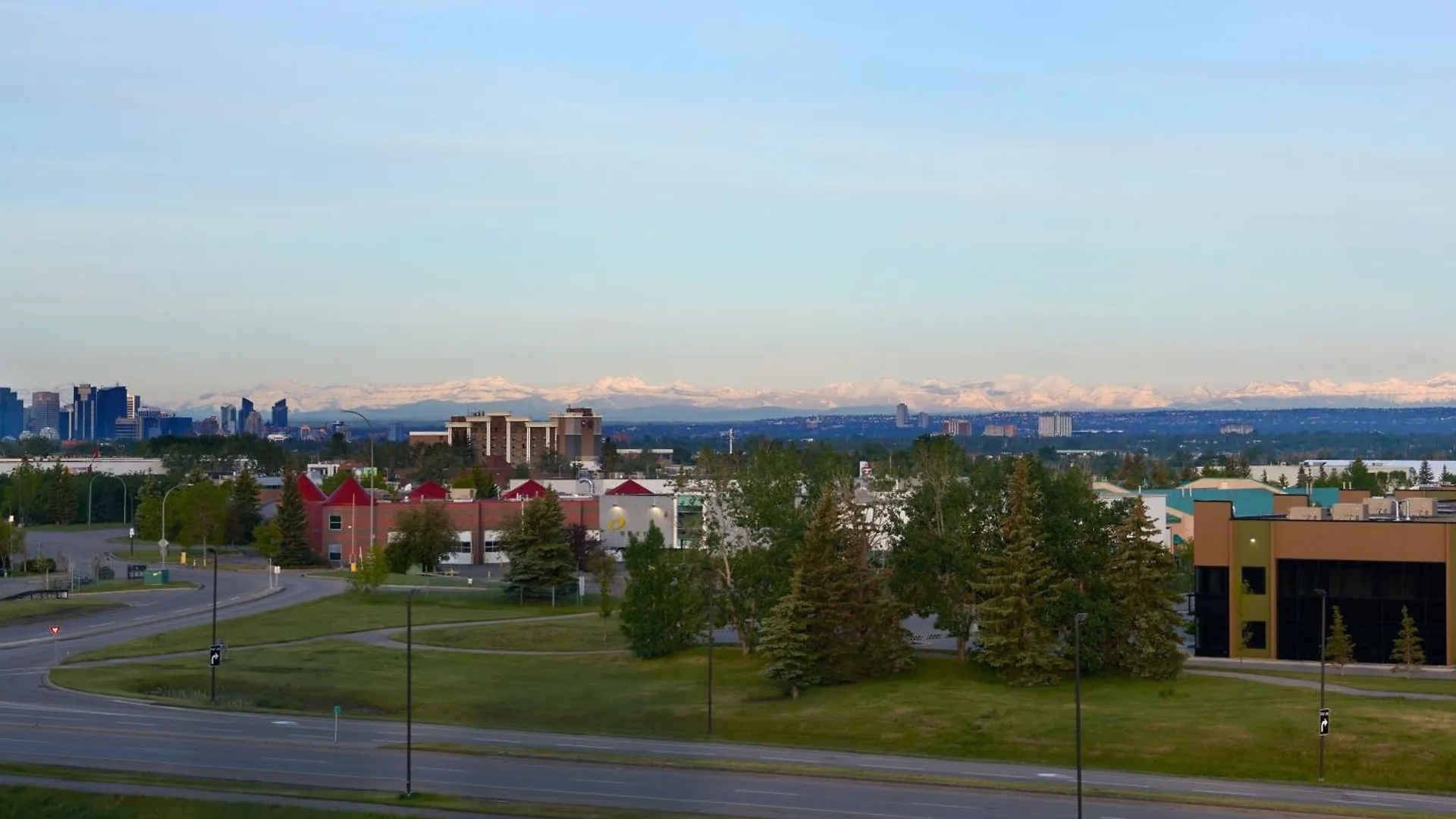 Residence Inn By Marriott Calgary Airport 4*,