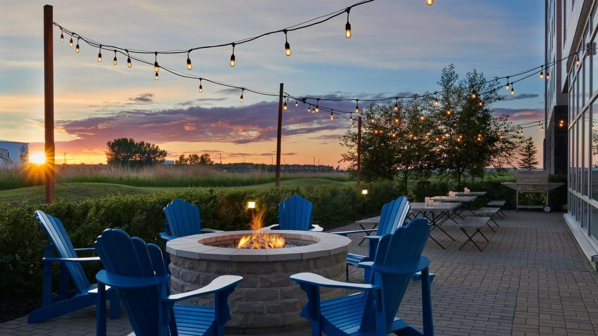Residence Inn By Marriott Calgary Airport Otel